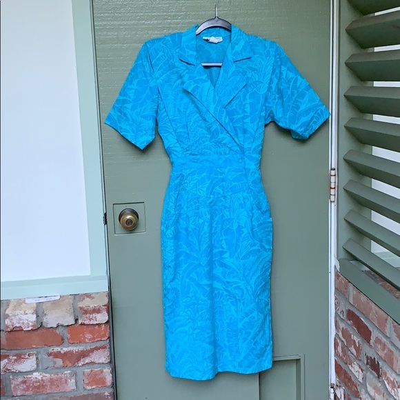 SOLD❗️VINTAGE- blue Hawaiian dress size small - Picture 3 of 8